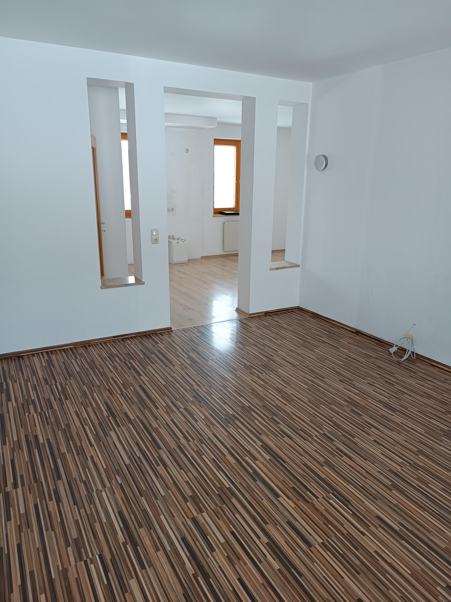 INNENANSICHTEN
