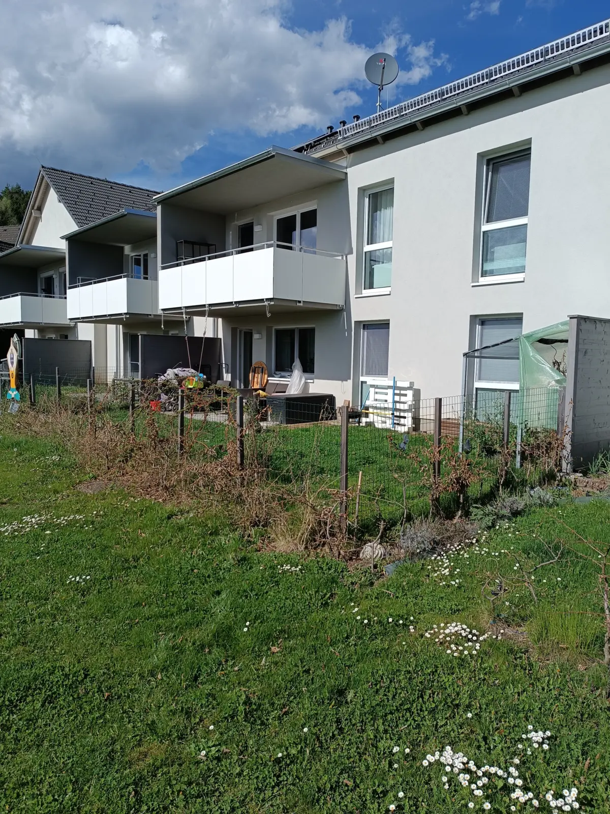 AUSSENANSICHTEN