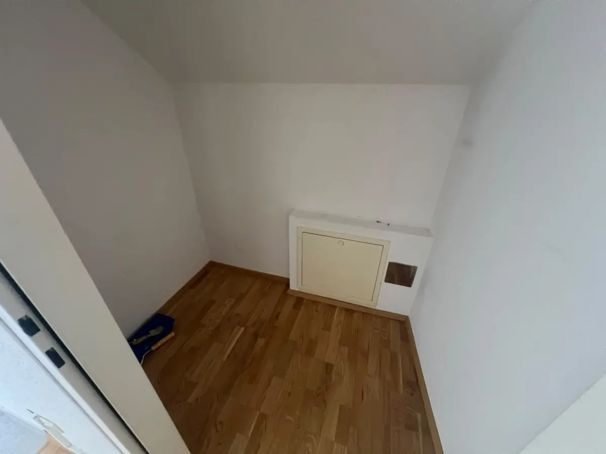 INNENANSICHTEN